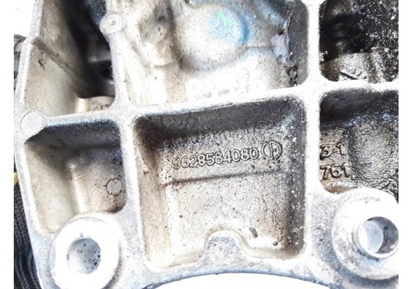 Кронштейн кріплення компресора Peugeot, Citroen, 1.4 8V, 9628584080